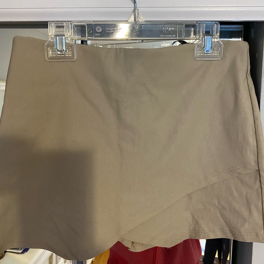 Blue blush kids tan skort